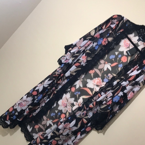 Torrid floral chiffon crochet kimono duster 3/4 - Picture 10 of 10